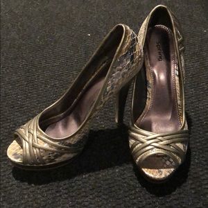 Snake skin open toe platform heels